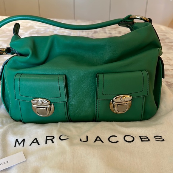Marc Jacobs Handbags - Marc Jacobs emerald multi pocket shoulder bag.
